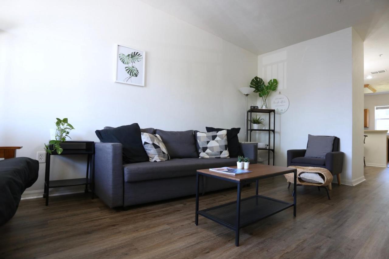 Oaks Modern & Comfy Condo In The Perfect Location Γκέινσβιλ Εξωτερικό φωτογραφία