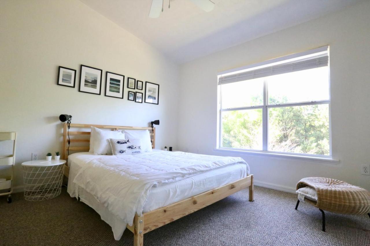 Oaks Modern & Comfy Condo In The Perfect Location Γκέινσβιλ Εξωτερικό φωτογραφία